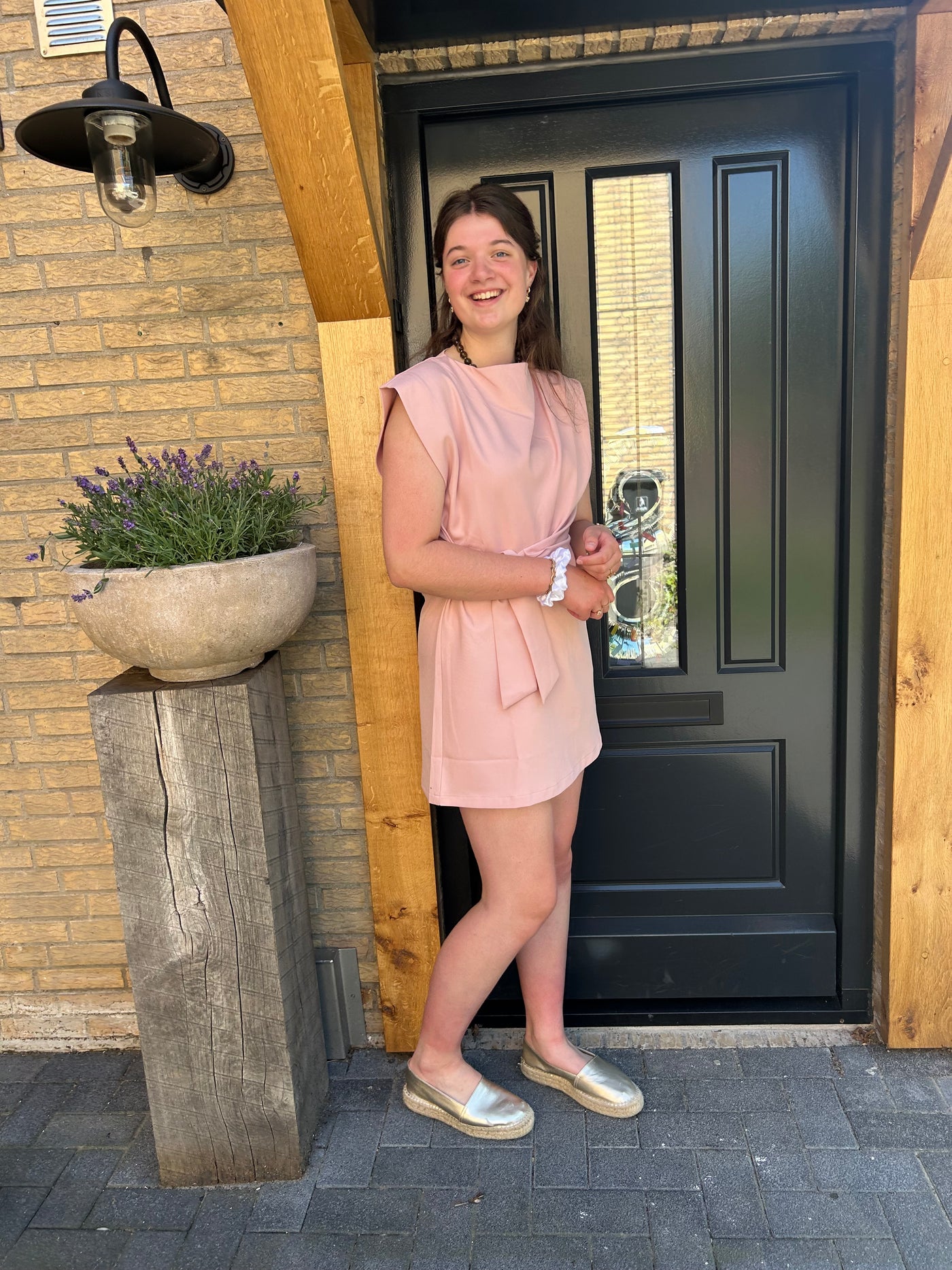 By Sanique | Jurkje met knoopceintuur roze