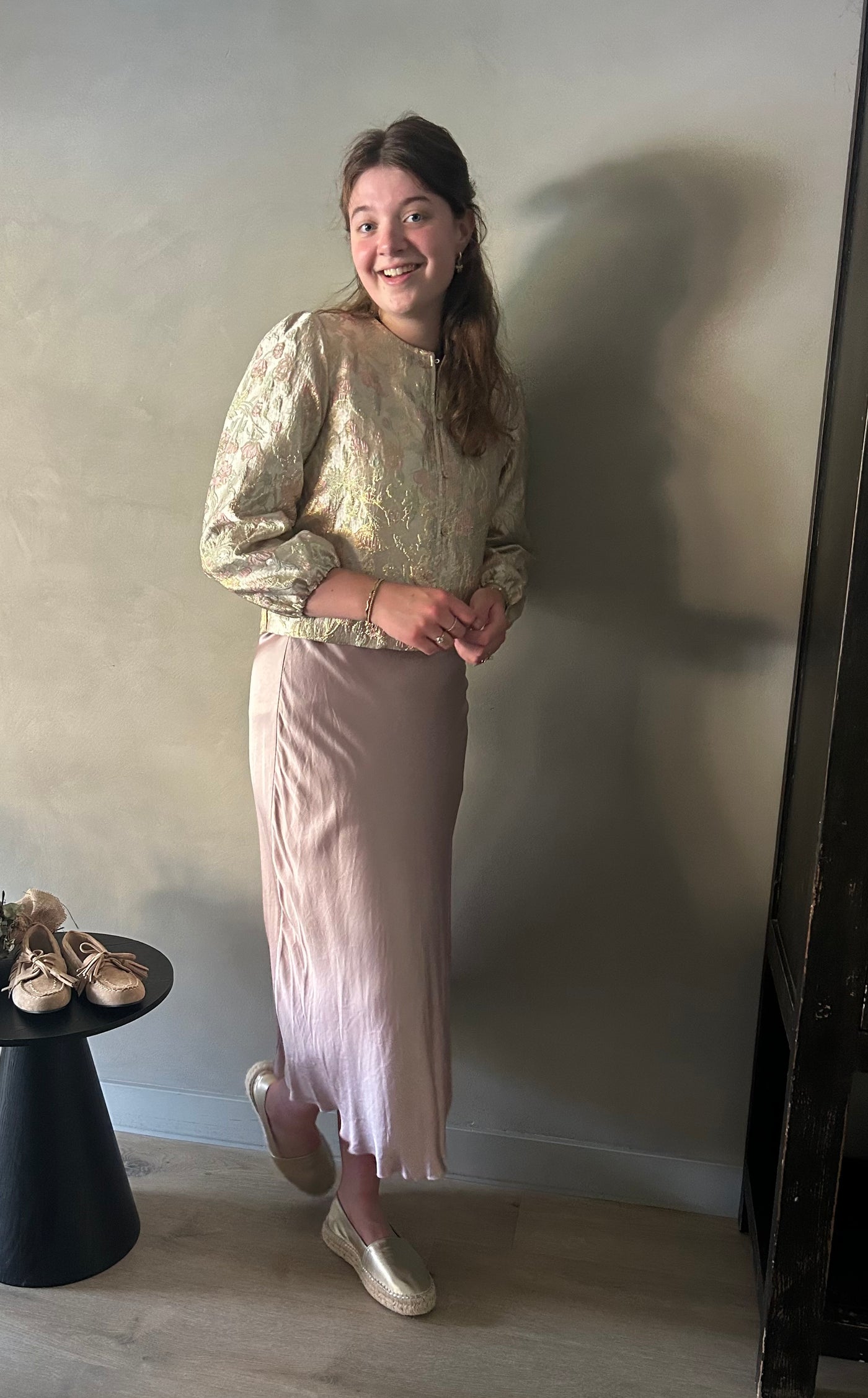 By Sanique | Gebloemde top roze/goud