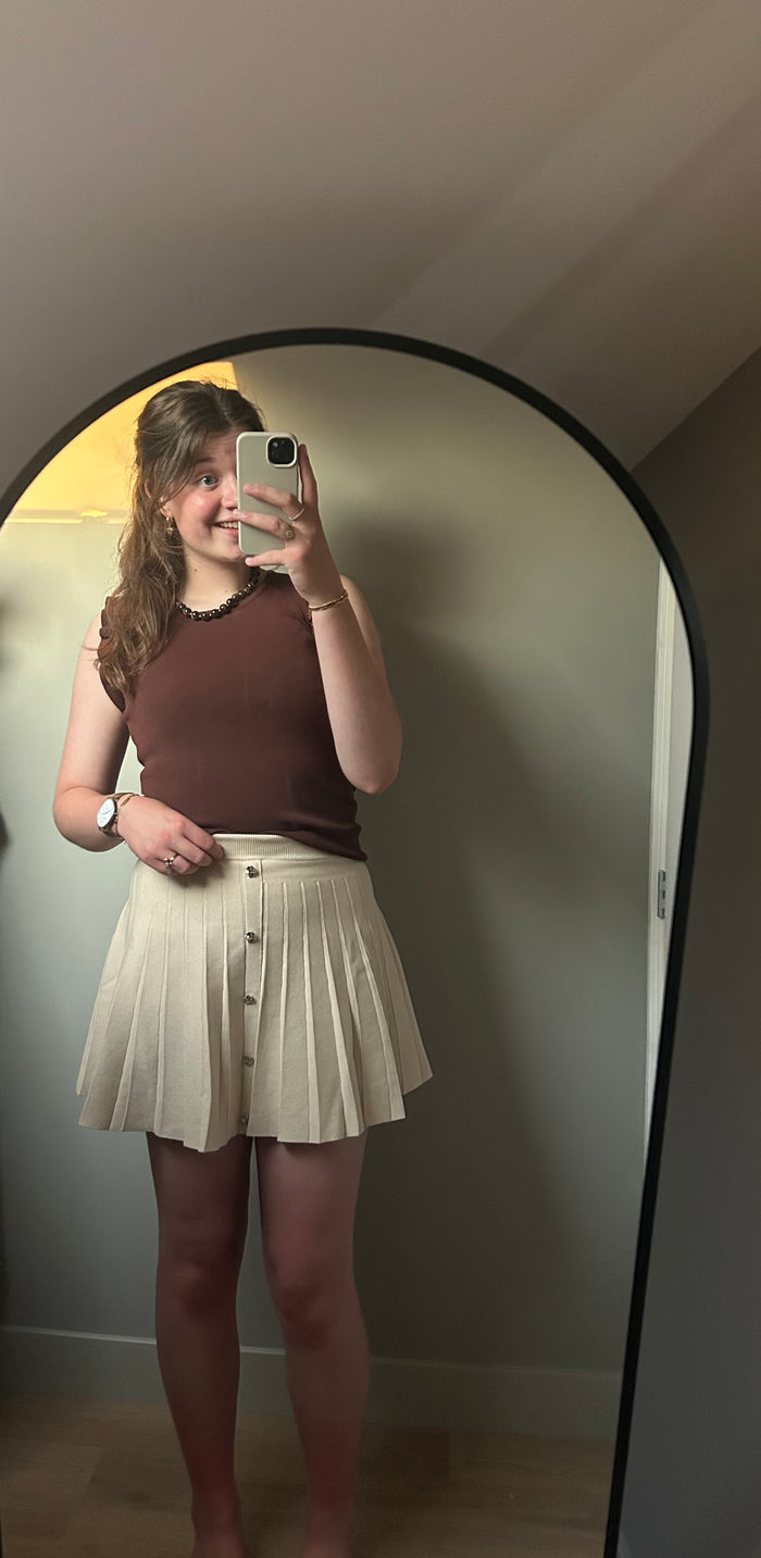 By Sanique | Top met ruffles bruin