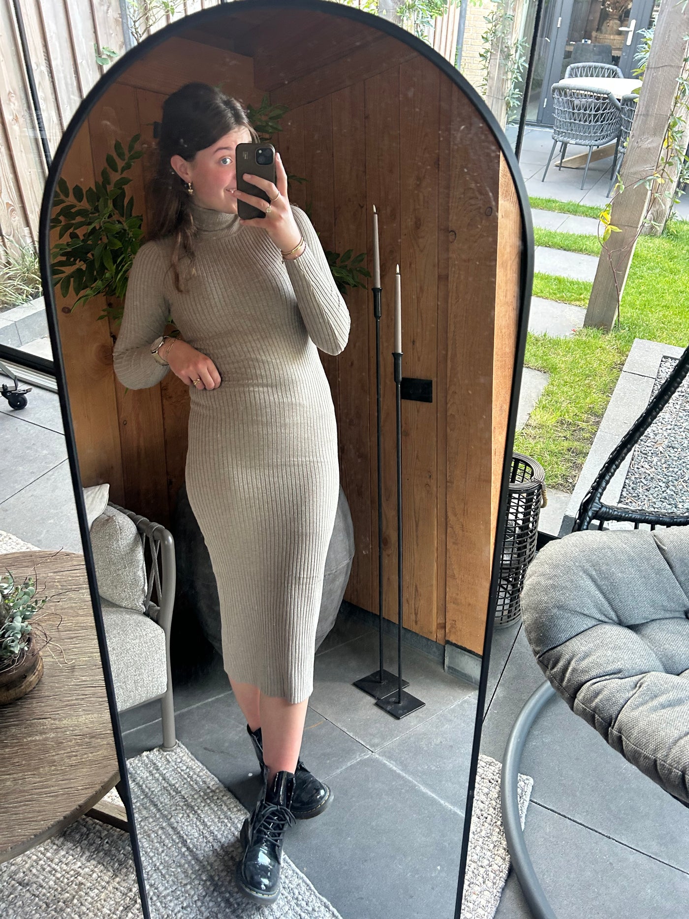 By Sanique | Bodycon jurk taupe